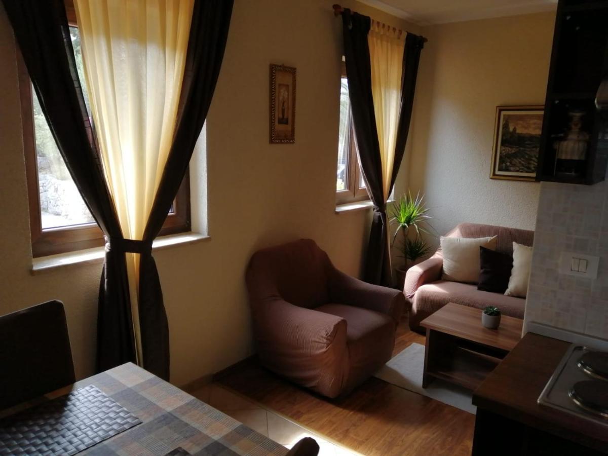 Christian Apartment Mali Losinj Exterior photo